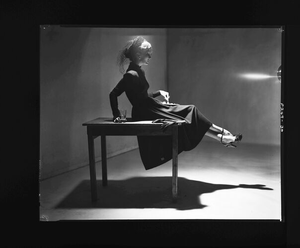 NP_NP05E1_1948_011E: London Collection