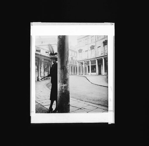 NP_NP05E1_1948_017: Spring hats in Bath, Vogue Feb 1948