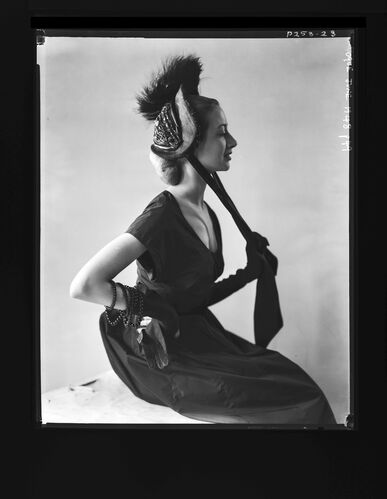 NP_NP05E1_1948_024A: Vogue June 1948