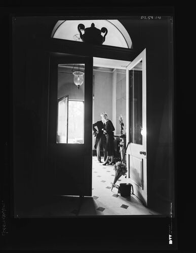 NP_NP05E1_1948_025: Returning from Dinner, Vogue June 1948