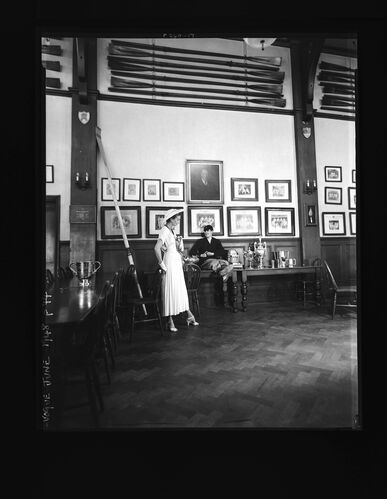 NP_NP05E1_1948_026A: Barbara Goalen