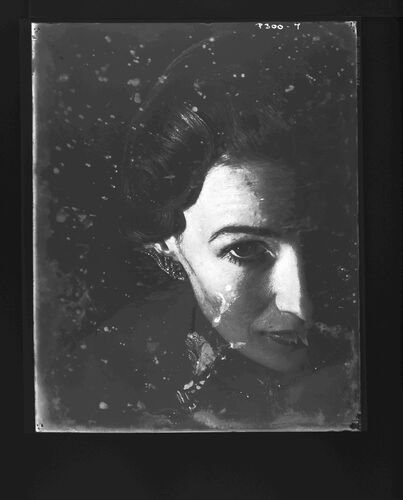 NP_NP05E1_1948_045B: The Lead