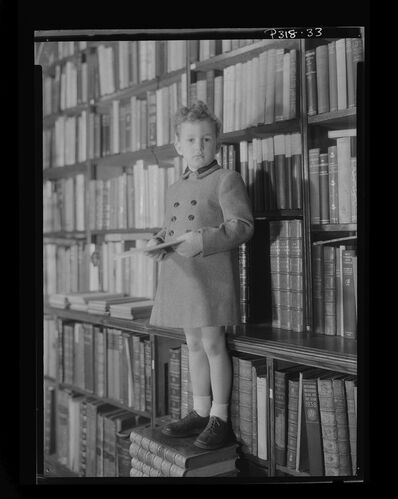 NP_NP05E2_1949_032: Childrens Coats