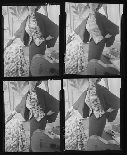 NP_NP05E2_1950_026A: Collections