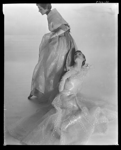 NP_NP05E2_1950_027: 1950s Vogue