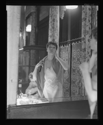 NP_NP05E2_1950_035A: Vogue 1950