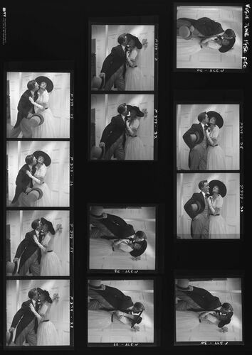 NP_NP05E2_1950_039: The Kiss