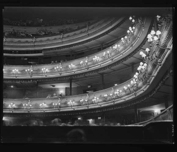NP_NP05E2_1950_040A: Covent Garden