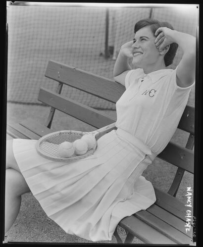 NP_NP05E2_1950_044: 1950s Vogue