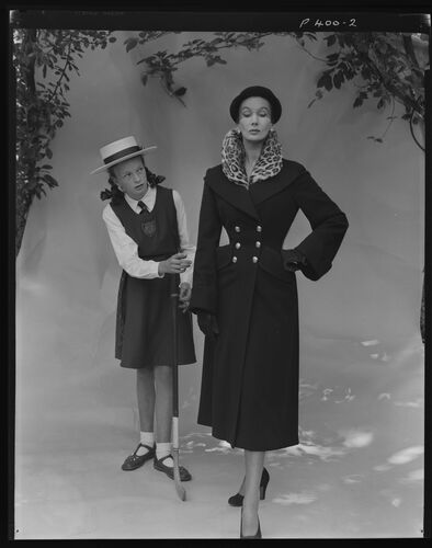 NP_NP05E2_1950_046: London Collections