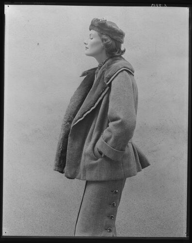 NP_NP05E2_1950_047: London Collections