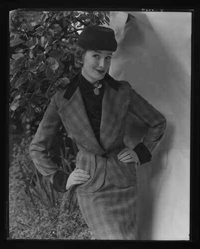 NP_NP05E2_1950_052F: 1950s Vogue