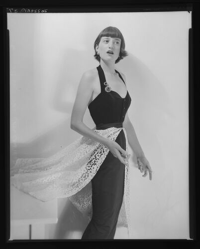 NP_NP05E2_1950_054: 1950s Vogue