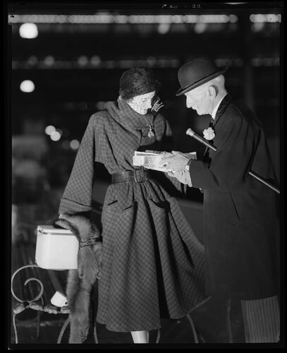 NP_NP05E2_1950_063E: Wenda and Park's Dad