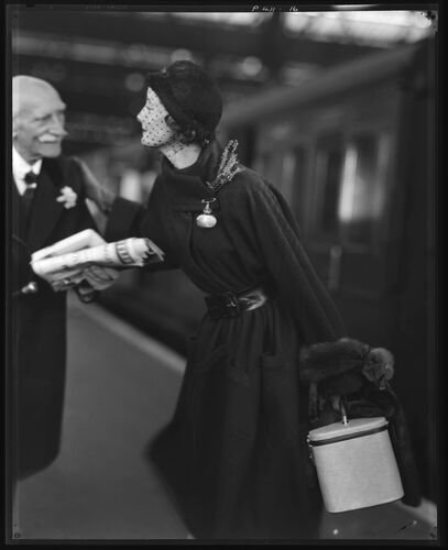 NP_NP05E2_1950_063H: Wenda and Park's Dad