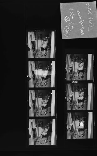 NP_NP05E3_1952_016: 1950s Vogue