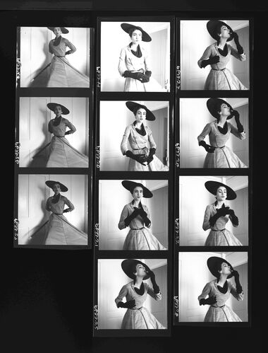 NP_NP05E3_1952_017J: 1950s Vogue