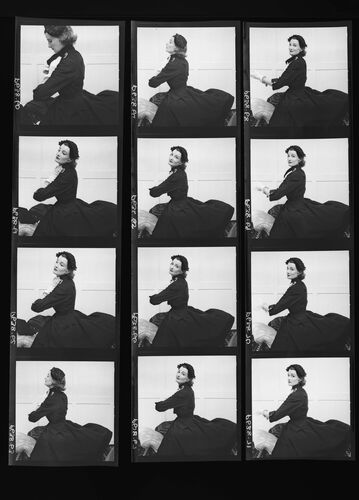 NP_NP05E3_1952_071G: 1950s Vogue