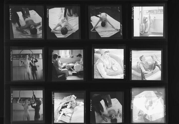 NP_NP05E3_1952_110: 1950s Vogue