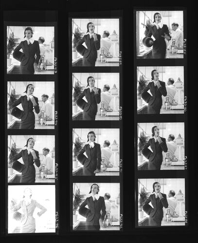 NP_NP05E3_1952_111: Wenda Parkinson