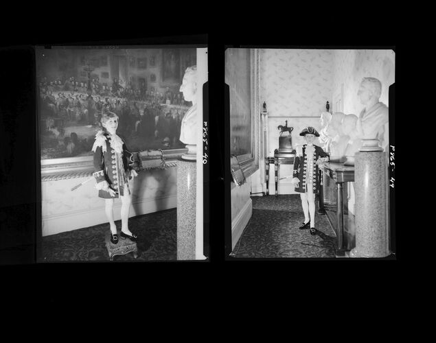 NP_NP05E3_1953_042: Jeremy Clyde, Vogue June 1953