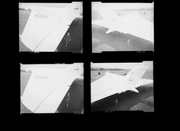 NP_NP05E3_1953_060: 1950s Vogue