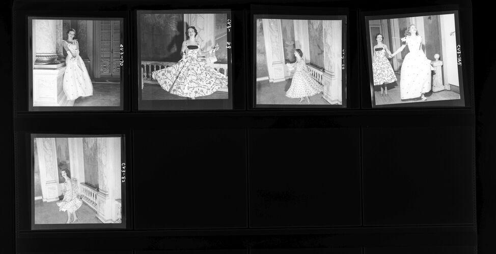 NP_NP05E3_1954_001: Debutantes,1950s Vogue