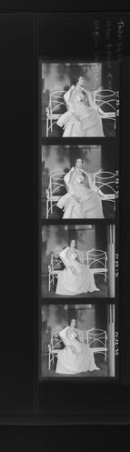 NP_NP05E3_1954_005: 1950s Vogue