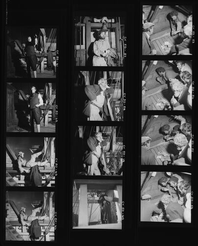 NP_NP05E3_1954_037: 1950s Vogue