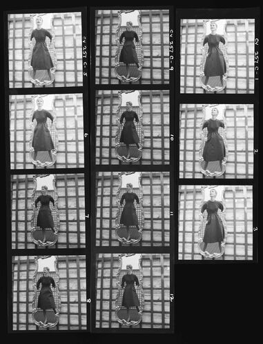 NP_NP05E3_1958_018: 1950s Vogue