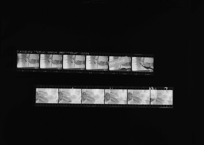 NP_NP05E4_003: 1960s Vogue