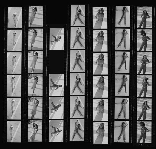 NP_NP05E4_011: 1960s Vogue