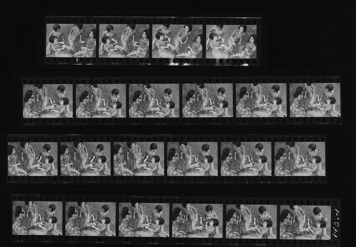 NP_NP05E4_012: 1960s Vogue