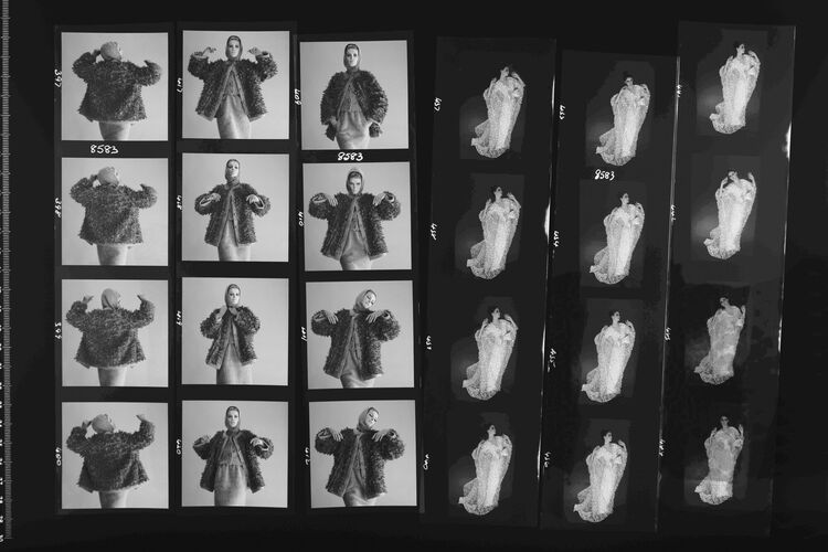 NP_NP05E4_057: Capucci dresses