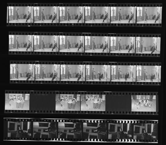 NP_NP06G1_1951_014: 1950s Vogue