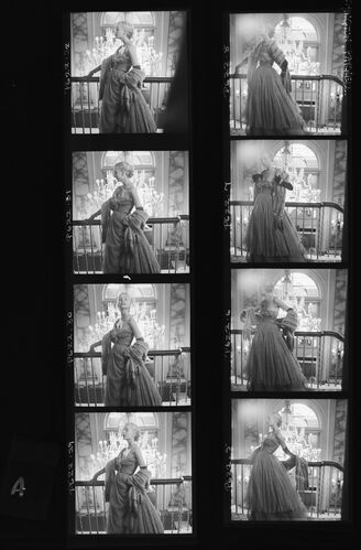 NP_NP06G1_1951_21A: Australian Vogue, 1951