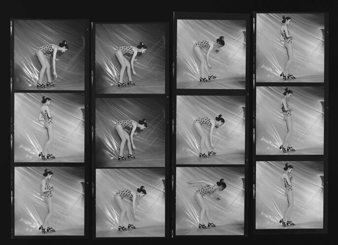 NP_NP09A_126: 1960s Vogue