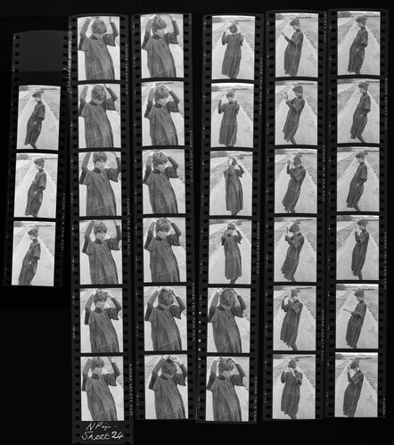 NP_NP09B_1974_011E: Model and Car