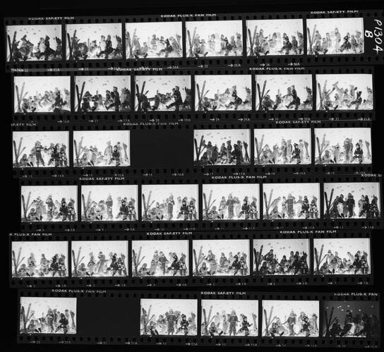 NP_NP09B_1974_021B: Apres Ski Children