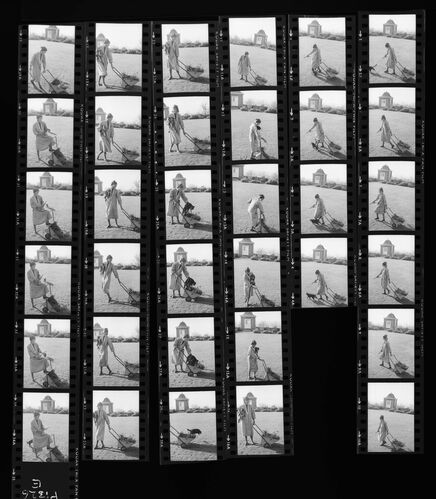 NP_NP09B_1974_030E: British Vogue 1974