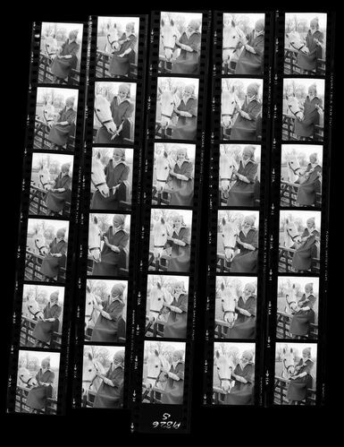 NP_NP09B_1974_030S: British Vogue 1974