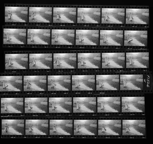 NP_NP09B_1974_030W: British Vogue 1974