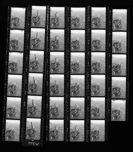 NP_NP09B_1974_030X: British Vogue 1974