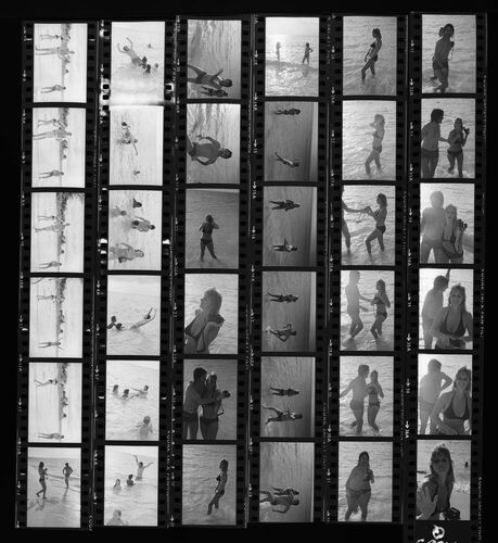 NP_NP09B_1974_032Q: Paul and Linda McCartney