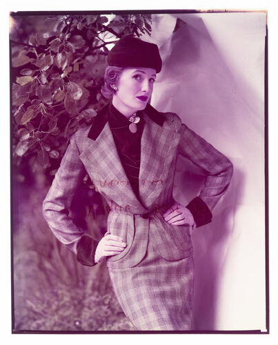 NP_NP09F2_1950_25: 1950s Vogue