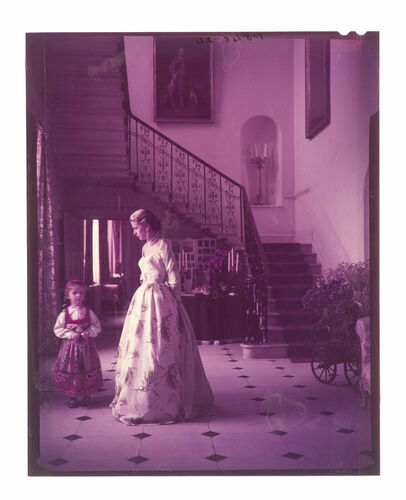 NP_NP09F2_1953_021E: 1950s Vogue