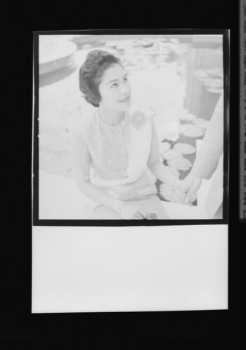 NP_NP11A_004: Queen Magazine