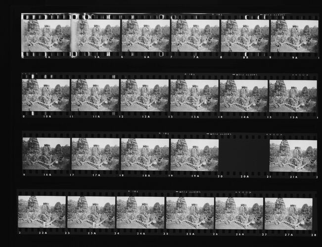 NP_NP11Q102_002: Queen Magazine