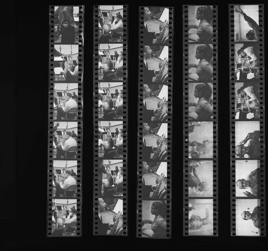 NP_NP11Q10_006: Queen Magazine