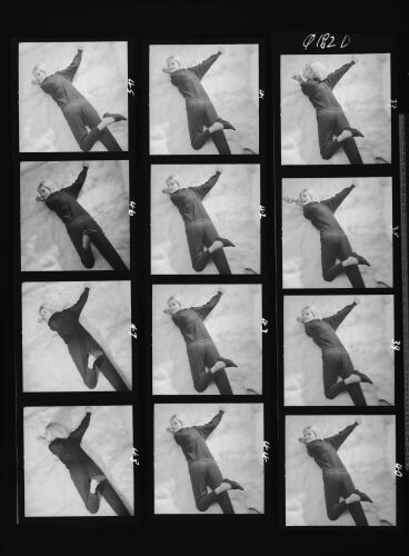 NP_NP11Q182_022: Scrunch Tarzanita 1970